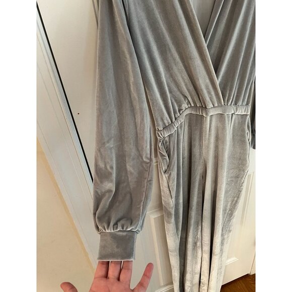 Ripley Rader Los Angeles Womens Velvet Long Sleeve Grey Jumpsuit Size 2 Small - Picture 4 of 5